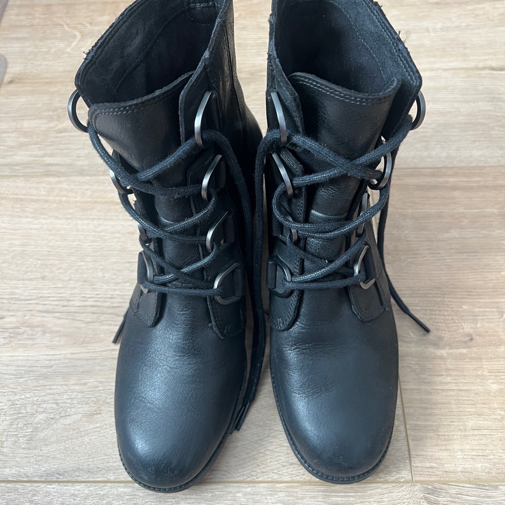 Sorel Black Leather Lace Up Boots